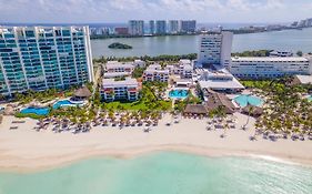 Beachscape Kin Ha Villas&Suites